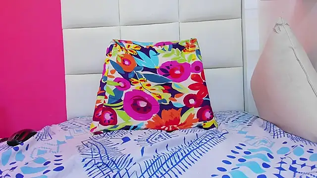 Katecurvy_hot69