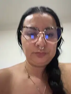 Watch Abril_Luv live on EroticFlix - High definition streams