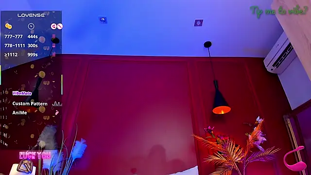 Mayzzie live cam on StripChat