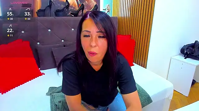 LauraSiin live cam on StripChat