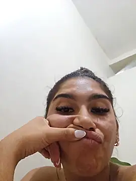 Watch skinnyrox live on EroticFlix - High definition streams