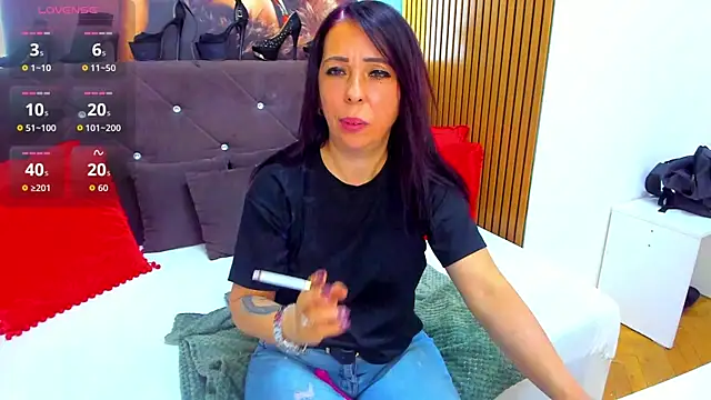 LauraSiin webcam