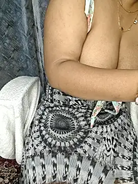 Curvy_Pooja live cam on StripChat