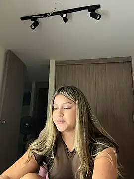 lunablossom_ live sex cam
