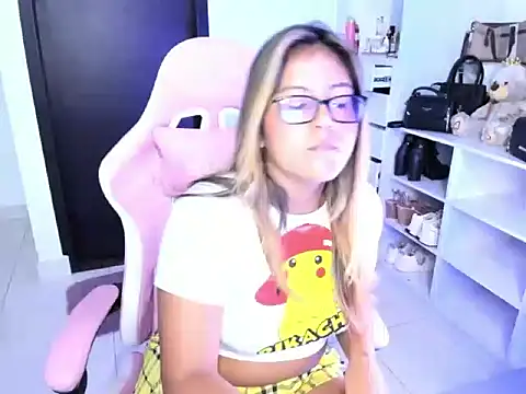 cristina697 webcam