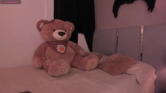 zaray_star - Zaray_star's free webcam - UK Sex Cams