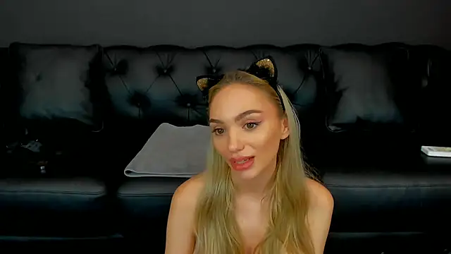 HaleySweet18 webcam