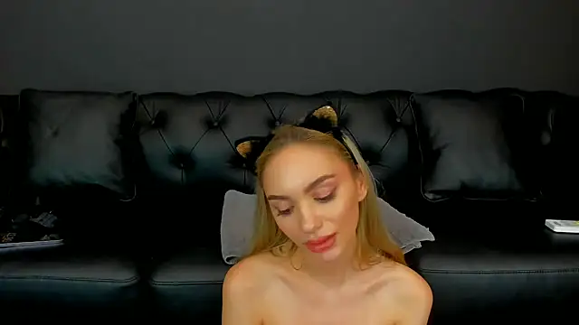 HaleySweet18 webcam