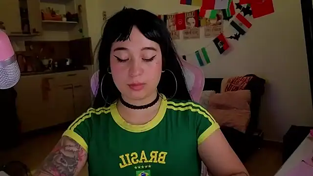 Celeste_Bauman webcam