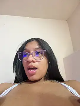 Danaeluxe live cam on StripChat