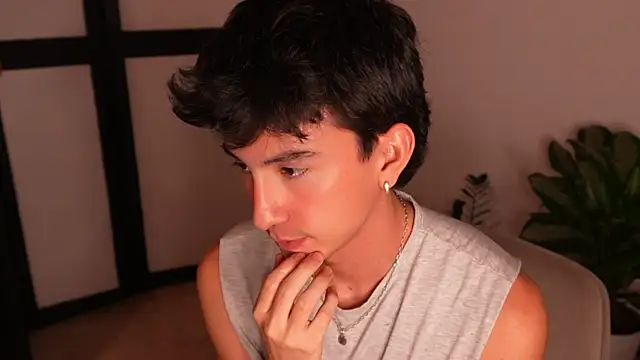 sweettaaron01 webcam