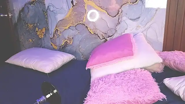 Lolalewis777 webcam