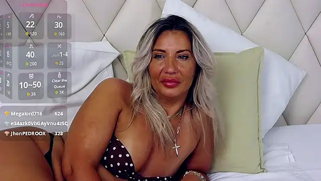 Watch GinaBear live on EroticFlix - High definition streams