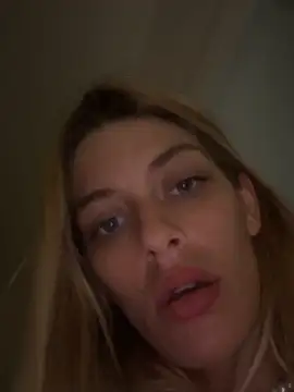 Bellalolahot webcam