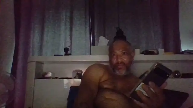 crackedpanda5 - CrackedPanda5's free webcam - UK Sex Cams