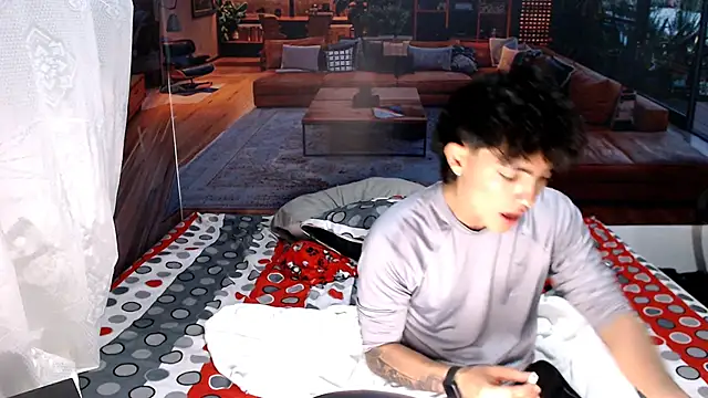 RomeoMillerr webcam