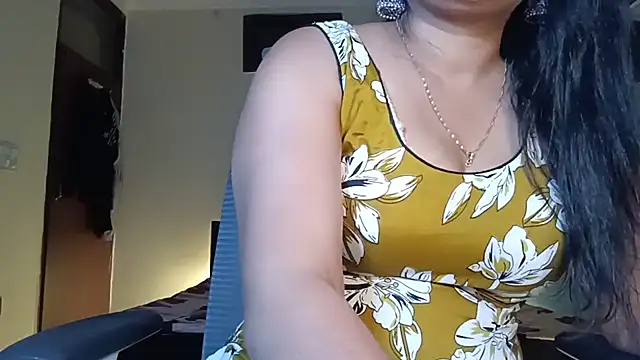 YourDesi_Laila_ webcam
