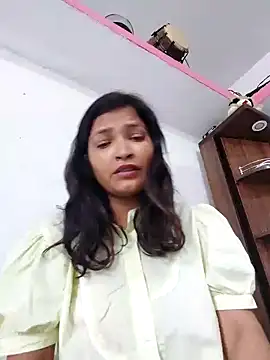 Priyaa_1433 webcam