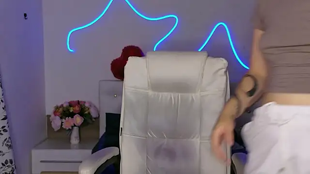MaddiePerez webcam