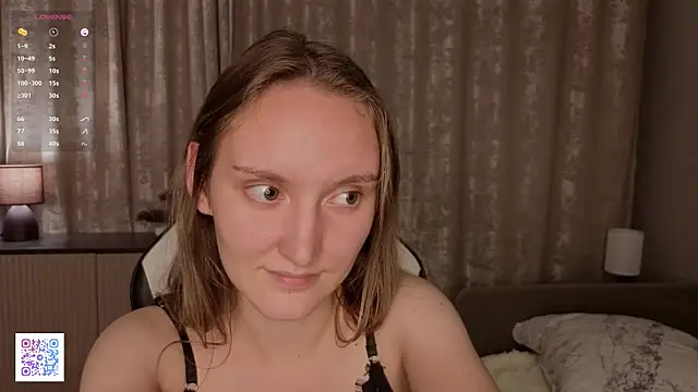 JenevaLitalien webcam
