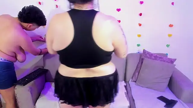 MiaYMolly webcam