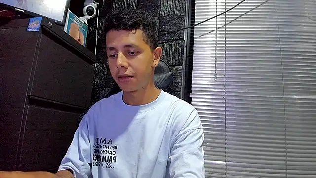 boy_bigcock24cm webcam