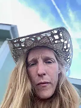 GoldenFlameGoddess webcam