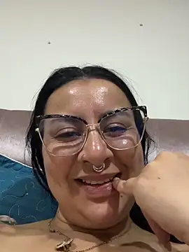 Watch Abril_Luv live on EroticFlix - High definition streams