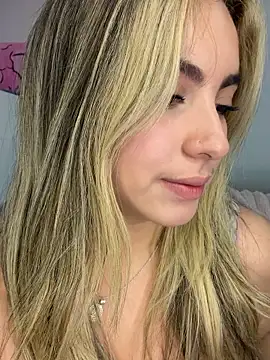 cloee_rainbow1's live room