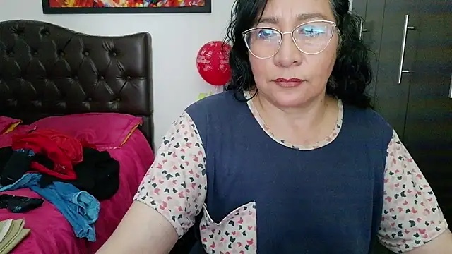 Grace_mature_milf live cam on StripChat