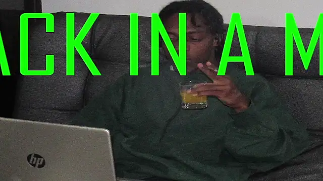 Larry-n-clouds webcam