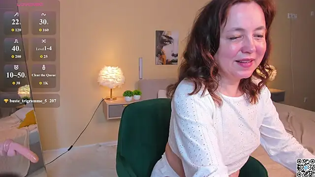 Kira_Adler webcam