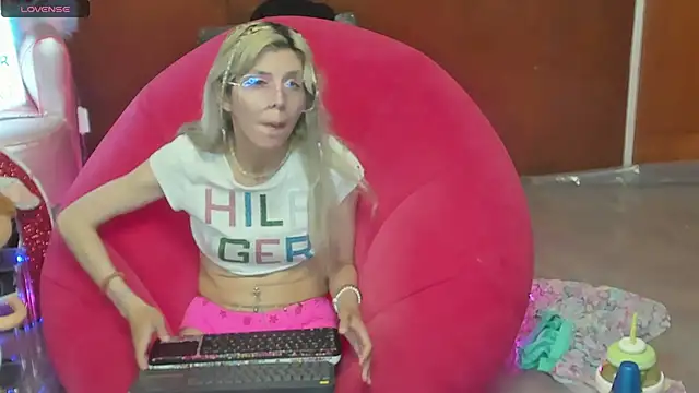 Skinygirl webcam