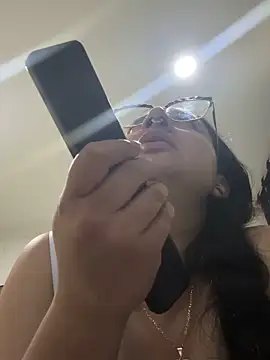 Abril_Luv webcam