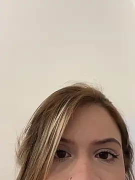 Alisha-Bond webcam