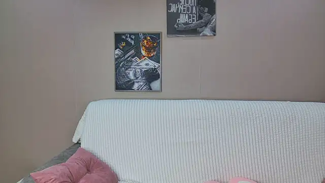 Watch Curvy_Dynamite_ live on EroticFlix - High definition streams