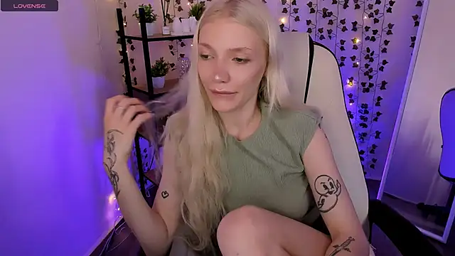 AnyaTaylor_ webcam
