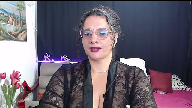 Aleja_Gonzales live cam on StripChat