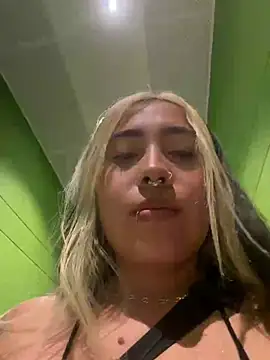ManuelaVeeleez