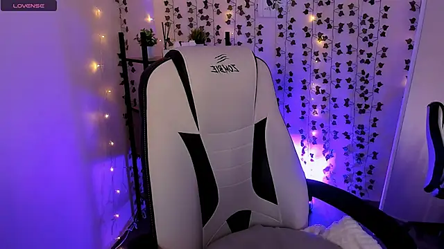 AnyaTaylor_ webcam
