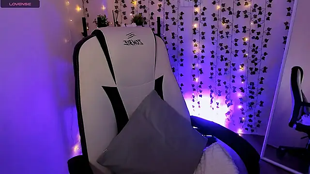 AnyaTaylor_ webcam