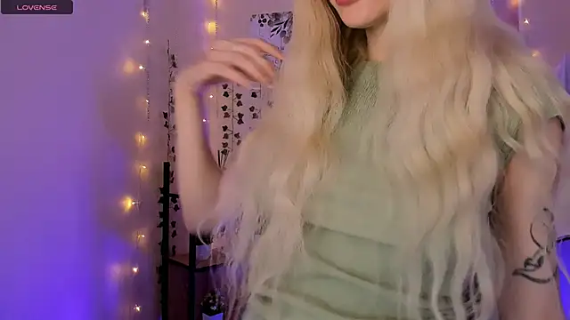 AnyaTaylor_ live cam on StripChat