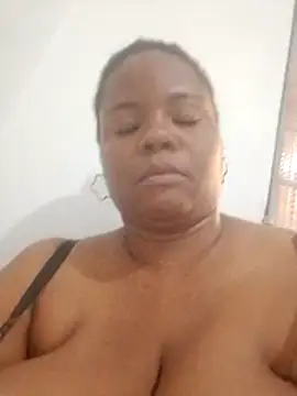 bigtitssxx webcam
