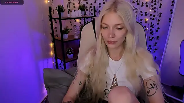 AnyaTaylor_ webcam