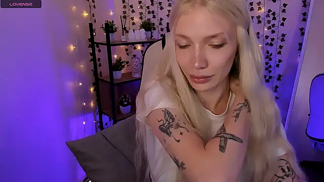 AnyaTaylor_ webcam