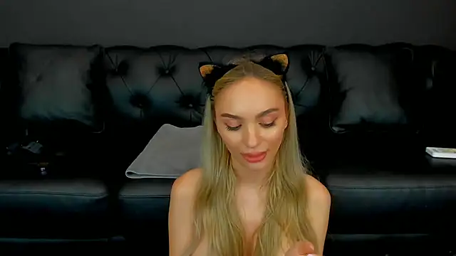 HaleySweet18 webcam
