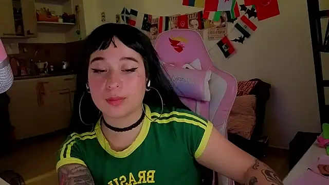 Celeste_Bauman webcam