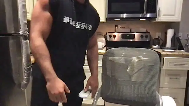 BigGuyMuscle webcam