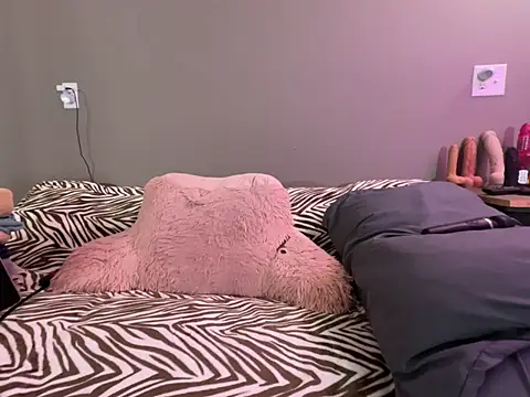 1Lustfully_yours webcam