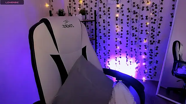 AnyaTaylor_ webcam